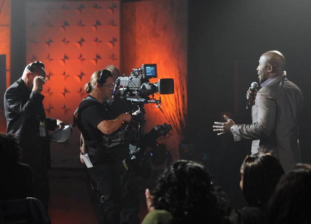 AKINTUNDE SHINES AS CO-HOST OF “THE STELLAR AWARDS” NOMINATIONS CONCERT HELD LIVE ON GMC