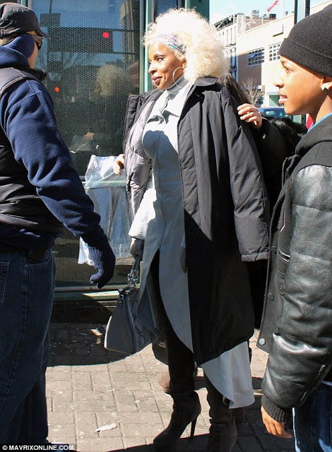 Mary J. Blige Spotted Playing an Angel in Nativity Scene