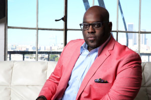 BET SUNDAY BEST FINALIST DURWARD DAVIS HITS TOP 30 WITH SINGLE &#8220;HE&#8217;LL SHOW UP STRONG&#8221;