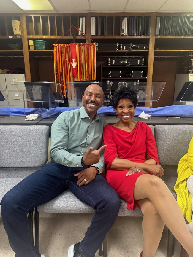 Gladys Knight and Javen Team Up for New Christmas Single