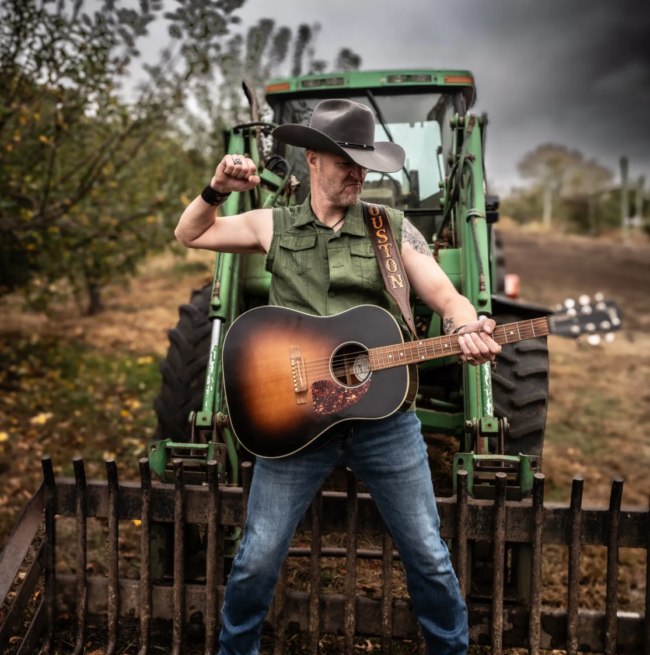 Houston Bernard Unveils New Single &#8216;Dancin&#8217; in the Dirt&#8217;