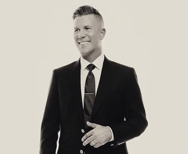 Dr. Alyn E. Waller &#038; Joseph Habedank Debut &#8216;We Sing Glory&#8217; Video