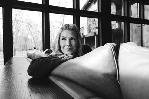 GRAMMY-NOMINATED SINGER/SONGWRITER JENN JOHNSON RELEASES NEW SINGLE &ldquo;HERE IN YOUR ARMS&rdquo; JUST IN TIME FOR VALENTINE&rsquo;S DAY